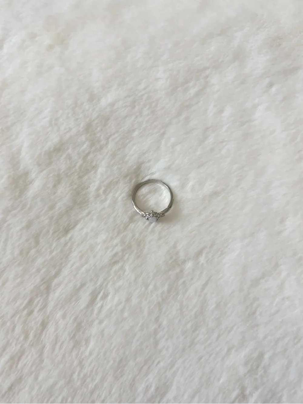 5/$15 🩷 MUST BUNDLE Sunburst Silver Ring with White Stone - Women Jewelry